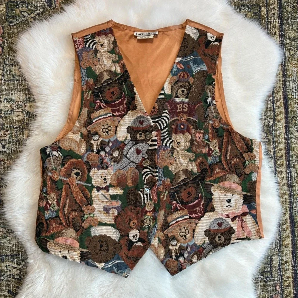 Vintage Embroidered Teddy Bear Tapestry Vest Novelty Print Medium USA Grandma - Picture 1 of 7